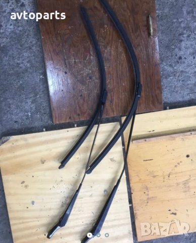 Peugeot 3008 2010година рамена предни чистачки