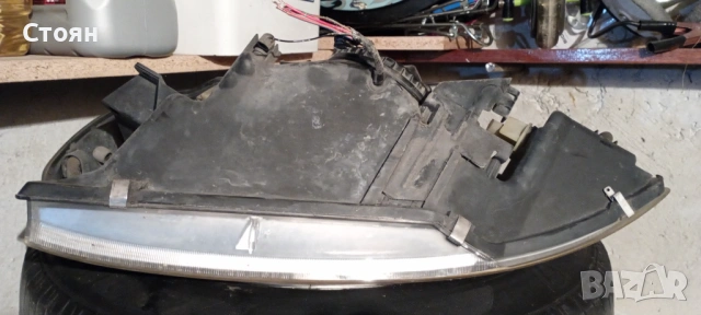 Фарове за Мицубиши Каризма 1999-2004г