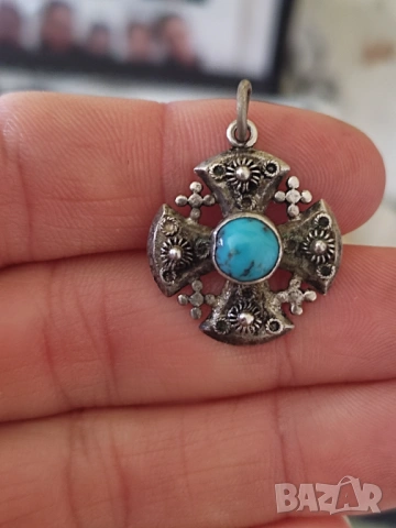 Стар сребърен кръст с тюркоаз, снимка 4 - Колиета, медальони, синджири - 53873532