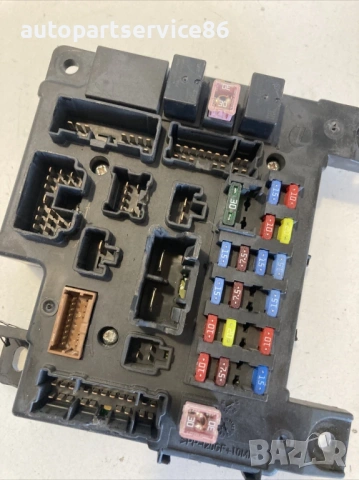 Кутия за предпазители за Peugeot 4007 2.2 HDI (2009) 8637A319