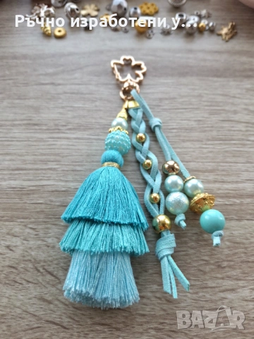 Украшение за чанта Вишнев цвят ръчна изработка, снимка 4 - Чанти - 53671038