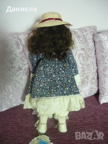 Колекционерска порцеланова кукла BEATRICE, снимка 2 - Колекции - 41243822