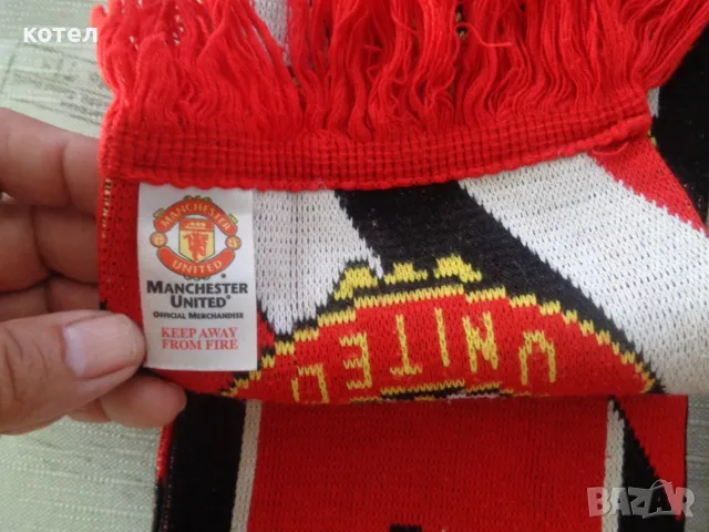 Продавам 2 Колекционерски Фенски Шалове Манчестър Юнайтед (Manchester United F.C.), снимка 3 - Фен артикули - 55998458