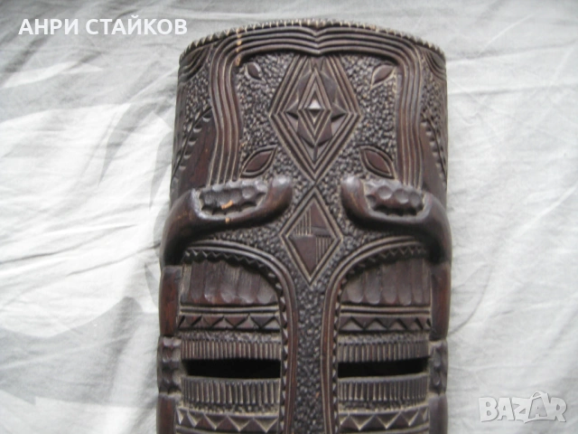 Продавам ръчно изработена черна маска от дърво, снимка 2 - Антикварни и старинни предмети - 53432294