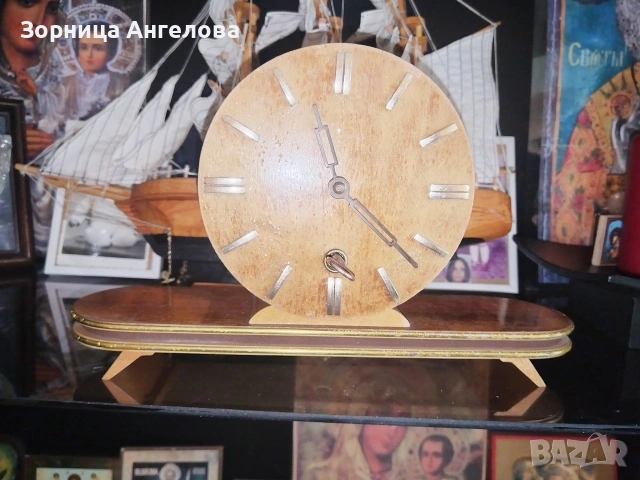 Продавам стар немски механичен часовник с ключ (VEB Halberg, ГДР). Работи отлично., снимка 4 - Антикварни и старинни предмети - 53691866