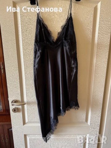 Wow нова  черна сатенена сатен елегантна официална парти коктейлна асиметрична рокля тип комбинезон, снимка 2 - Рокли - 43251646