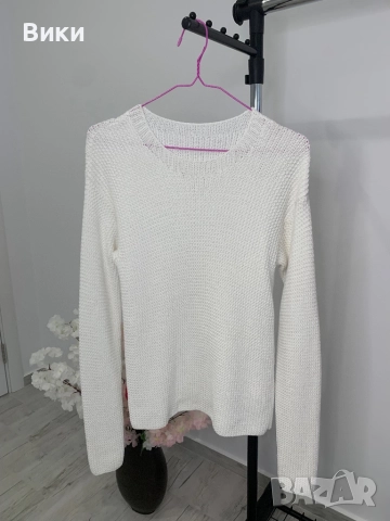 Бял пуловер универсален размер , снимка 4 - Блузи с дълъг ръкав и пуловери - 51663608