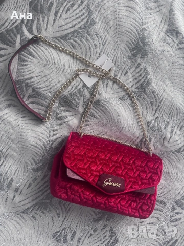 Чанта Guess, снимка 3 - Чанти - 53804811
