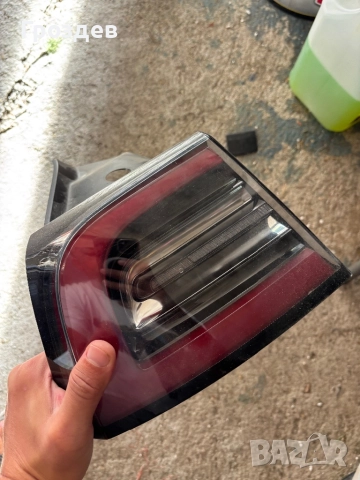 Tesla model 3 ляв външен стоп 