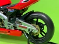Honda RC211V Мотор Колекционерски  , снимка 9