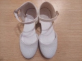Продавам бели официални детски обувки за момиче размер 31, снимка 1