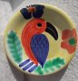 Рисувана чиния с птица, тукан, керамика, снимка 1 - Други - 41717691