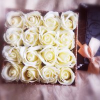 Кутия със сапунени рози. Подарък за 8ми март., снимка 1 - Подаръци за жени - 35892305