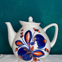 Голям, руски порцеланов чайник., снимка 1 - Антикварни и старинни предмети - 41497927