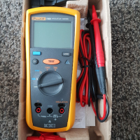 Fluke 1503 оригинален ,като нов, снимка 2 - Други инструменти - 40032496