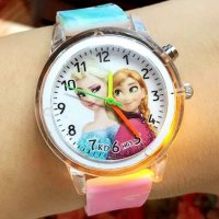 Детски светещ ръчен часовник Елза и Ана / Frozen / Замръзналото кралство 