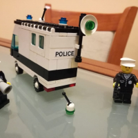 Стар конструктор Лего - Lego Police 6676 - Mobile Command Unit, снимка 3 - Колекции - 36358926