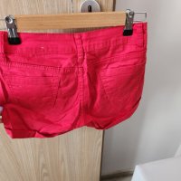 Къси червени панталонки, снимка 2 - Къси панталони и бермуди - 40253915