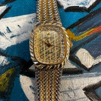 Дамски луксозен часовник Kangarucci с много Диаманти само за 100 лв. Нов струва 200 евро. , снимка 1 - Дамски - 41890776