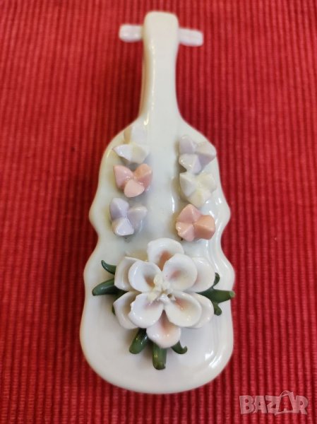 Порцеланова кутиика, фигурка, статуетка. , снимка 1