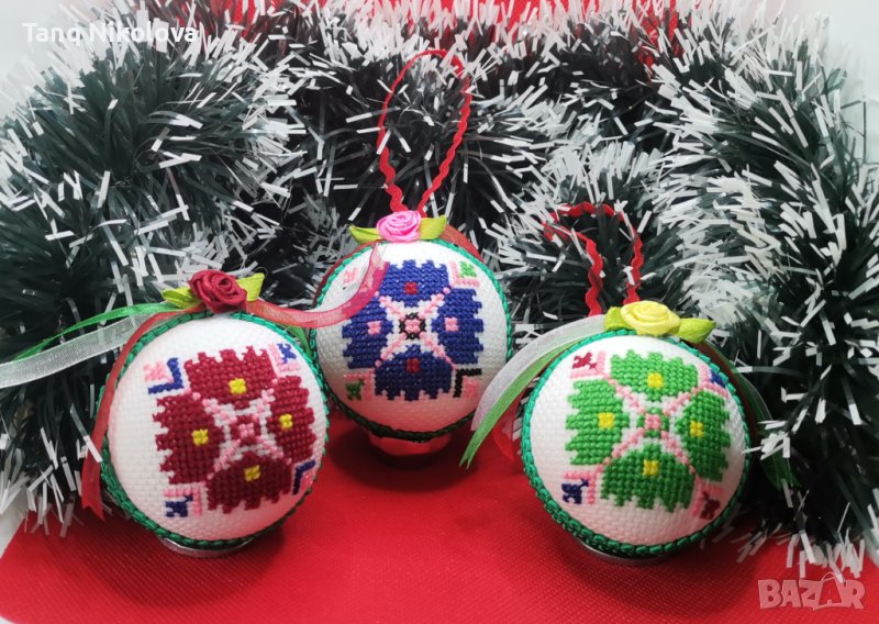 Ръчно бродирани топки с шевици, снимка 1