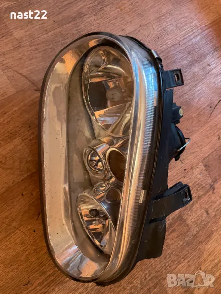 Десен фар за Фолксваген Голф 4-50 лева, снимка 1