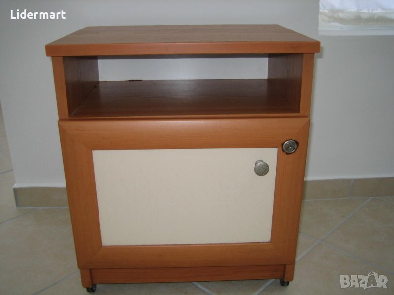 Нощно шкафче - с колелца, снимка 1