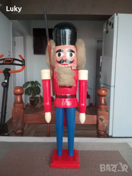 Прекрасна дървена кукла. , снимка 1