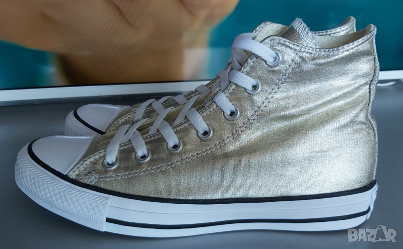 CONVERSE CHUCK TAYLOR HI METALLIC LIGHT GOLD,39 номер , снимка 1