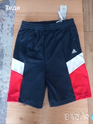 Нови панталони Adidas 13-14г., снимка 1 - Детски къси панталони - 41843865