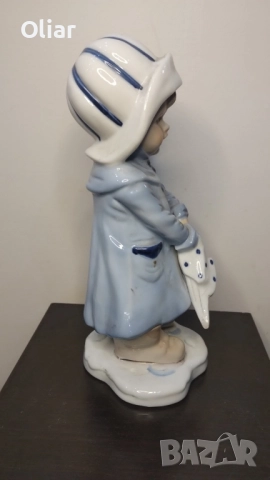 Прекрасна фигурка на дете с чадър. , снимка 4 - Статуетки - 52189862