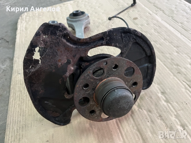 Преден ляв шенкел за Mercedes C-class W203, снимка 2 - Части - 51683109