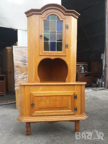 Ъглова витрина №112