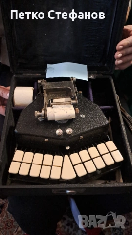 Stenotype машина, известна още като стенограф