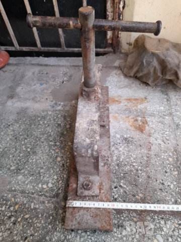 Тръбно менгеме, снимка 2 - Менгемета - 44533367