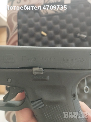 Газов пистолет Umarex Glock 17 Gen5 BLK 9mm, снимка 2 - Газово оръжие - 53108615