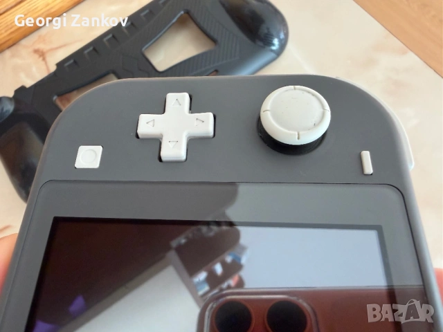 Nintendo Switch Lite, снимка 6 - Nintendo конзоли - 53666872
