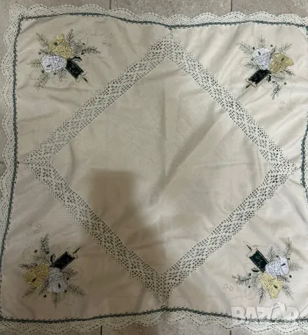 Коледна покривка за маса бродирания флорал, снимка 2 - Покривки за маси - 48245808