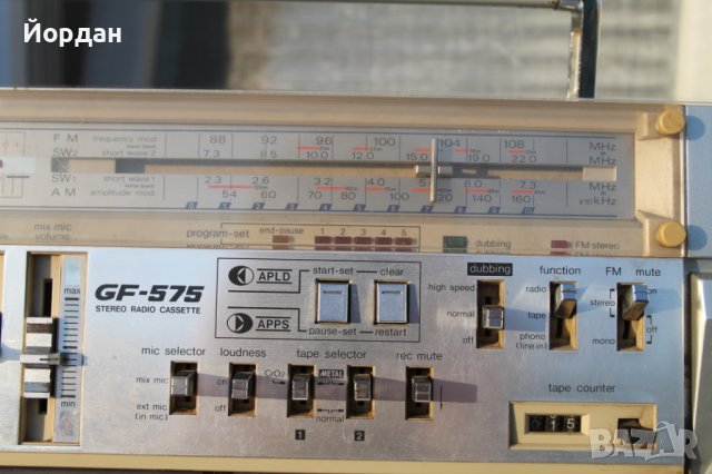 Радио касетофон ''Sharp GF 575 Z'', снимка 5 - Радиокасетофони, транзистори - 44435978
