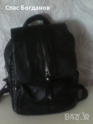 Продавам дамска раница