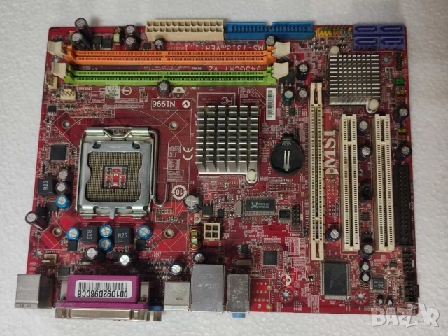 Части дънна платка от стар компютър