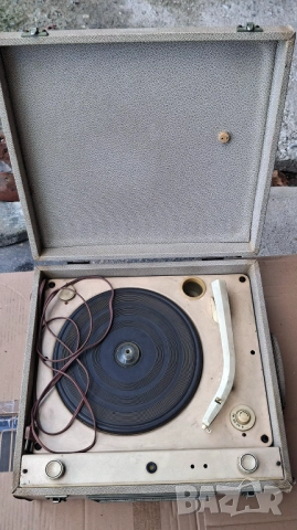 Антикварни грамофони-куфари Fonica, Petti, Молодежний и други, снимка 3 - Грамофони - 52830026