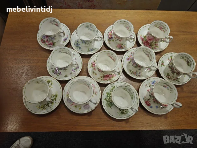 Винтидж чаши с чинийки за чай „Flower of the Month“ от Royal Albert, снимка 4 - Сервизи - 56150772
