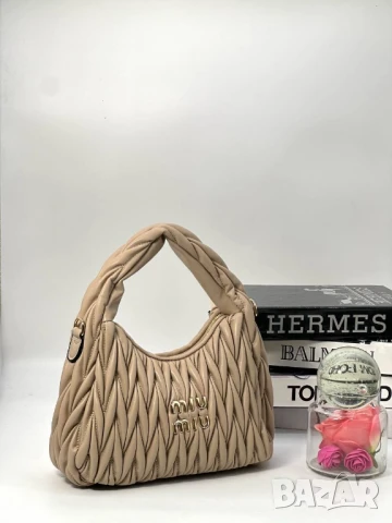 чанти Miu Miu , снимка 4 - Чанти - 50580437