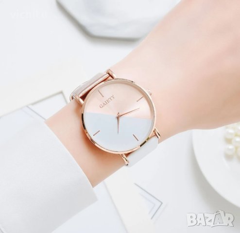 Страхотен нов двуцветен дамски часовник с кожена каишка в бял и бежов цвят., снимка 2 - Дамски - 42598278