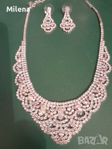 Колие и обеци