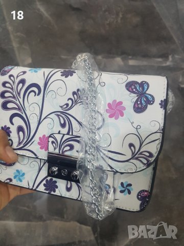 Дамски чанти, снимка 5 - Чанти - 40457777