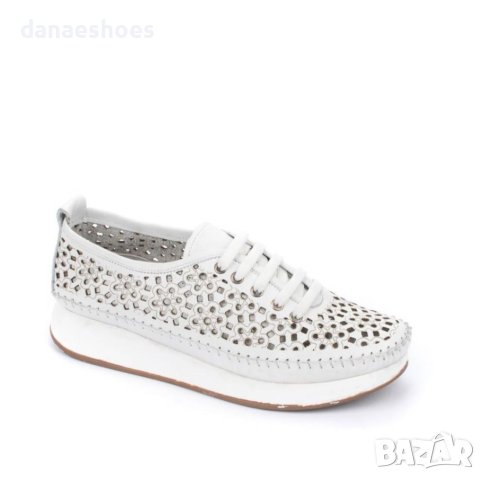 Дамски обувки от естествена кожа с перфорация в бяло , снимка 3 - Дамски ежедневни обувки - 41895262