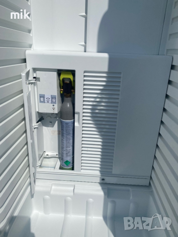 Хладилник AEG - Охладител 180 см - С диспенсър за газирана вода, снимка 11 - Хладилници - 36239340