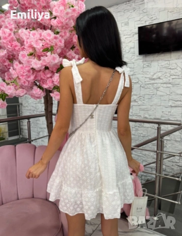 Бяла рокля с връзки на гърба, снимка 4 - Рокли - 53732223